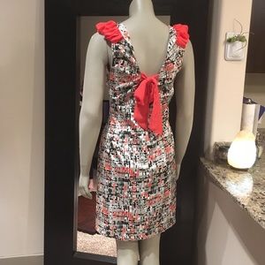 Multi-color geometric print ruffle sleeve dress